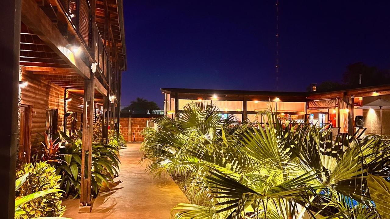 Alma Pura Hotel 푸에르토이과수 외부 사진