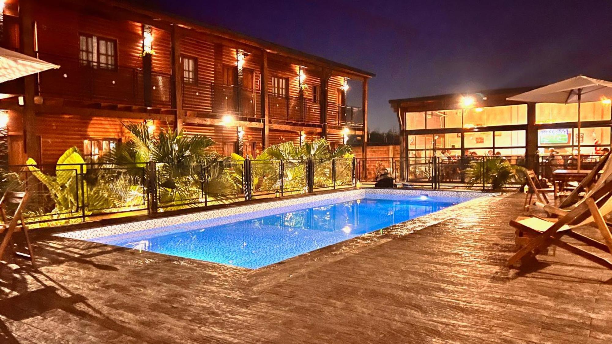 Alma Pura Hotel 푸에르토이과수 외부 사진