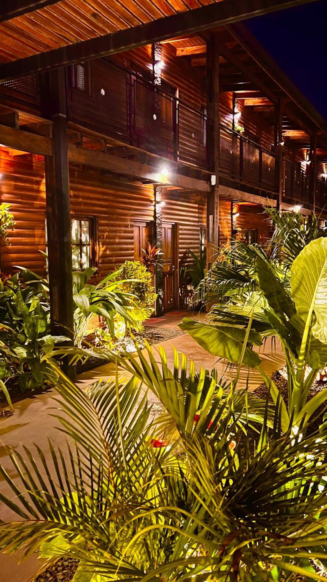 Alma Pura Hotel 푸에르토이과수 외부 사진